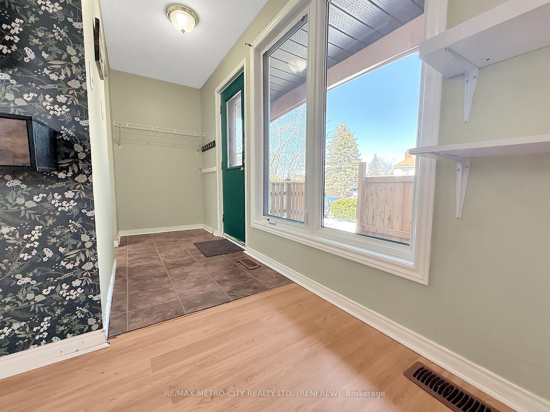Photo 6 of 71 Stable Way, Ottawa, Kanata - Bridlewood — HOMEH