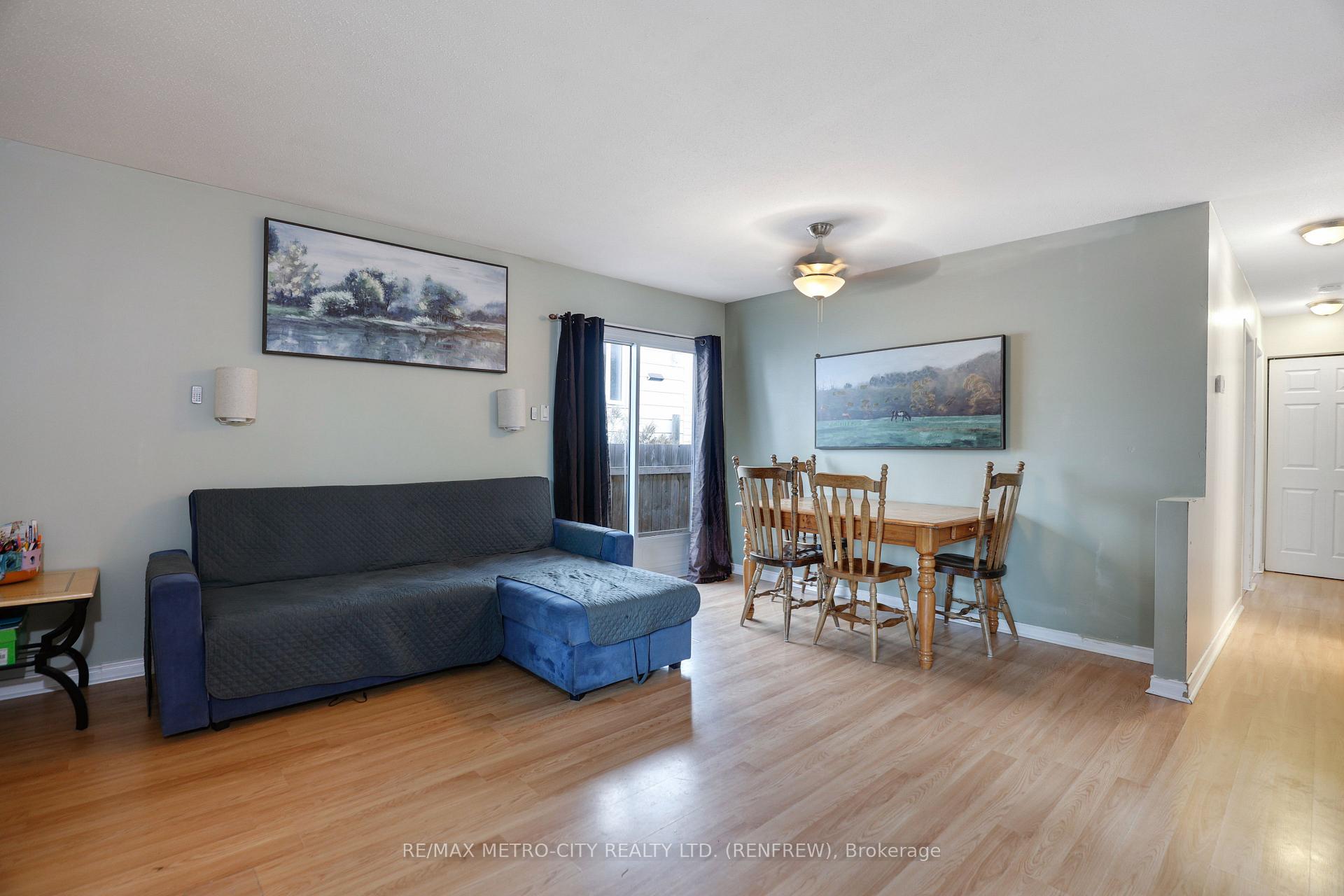 Photo 7 of 71 Stable Way, Ottawa, Kanata - Bridlewood — HOMEH