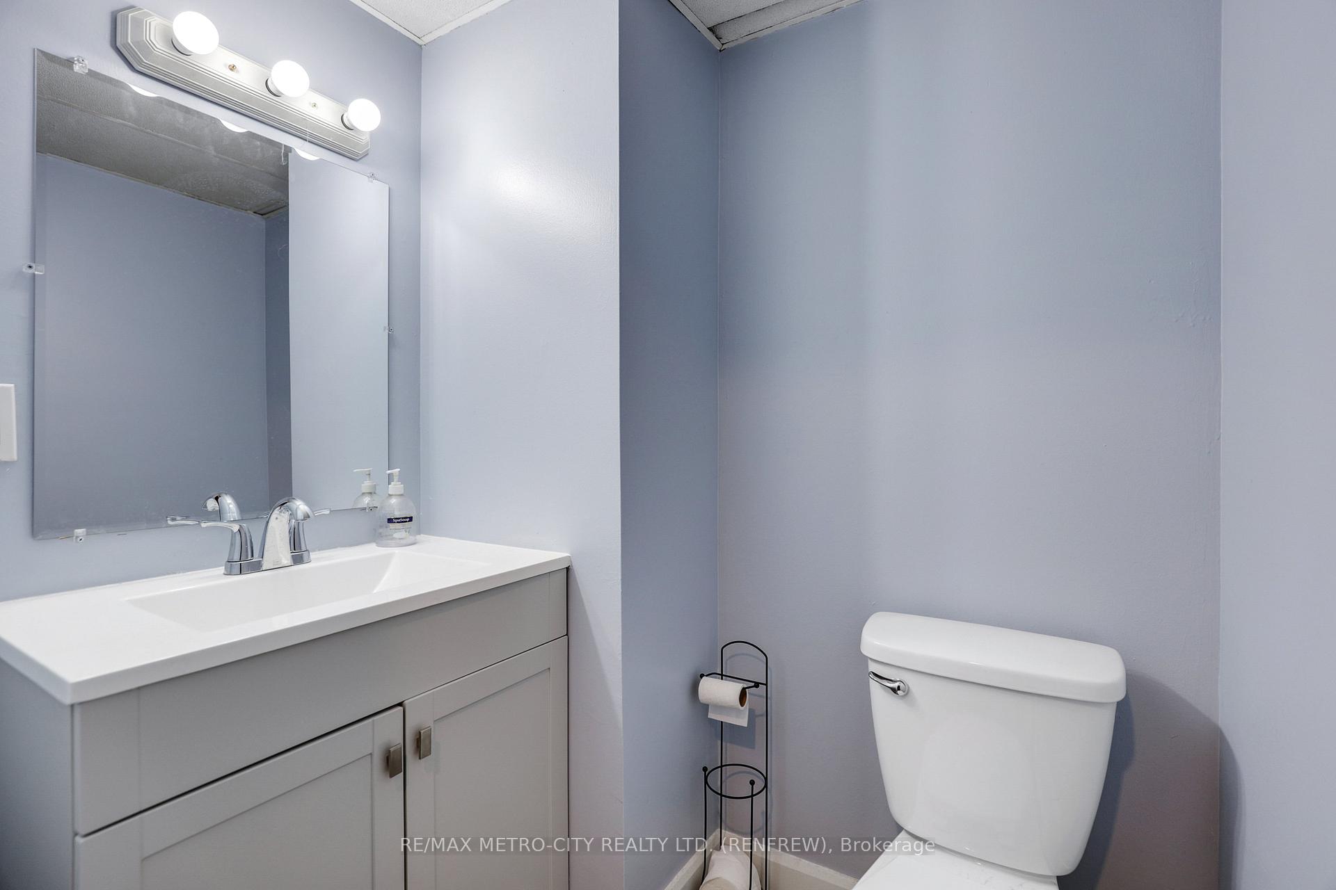 Photo 11 of 71 Stable Way, Ottawa, Kanata - Bridlewood — HOMEH