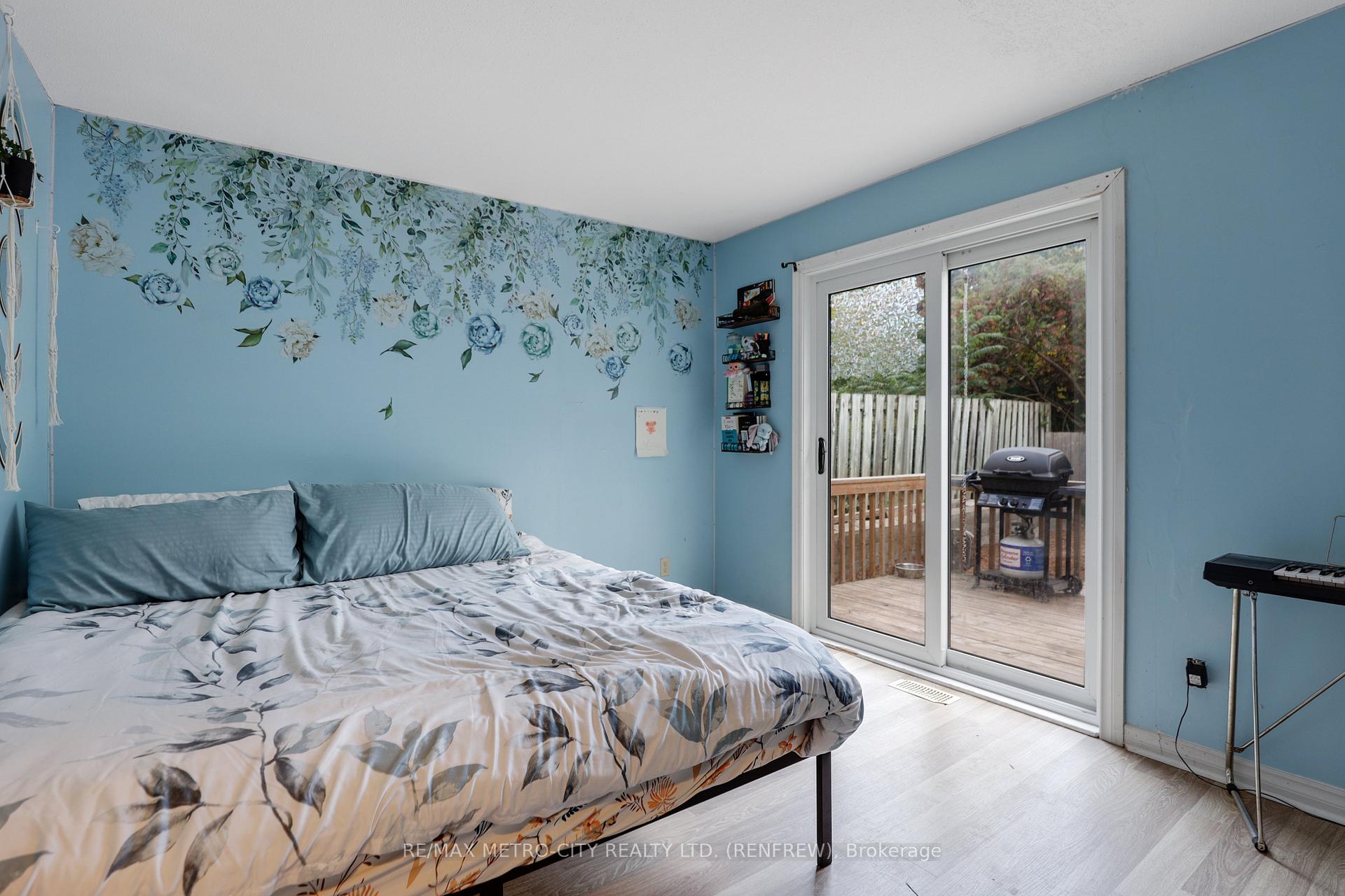 Photo 13 of 71 Stable Way, Ottawa, Kanata - Bridlewood — HOMEH