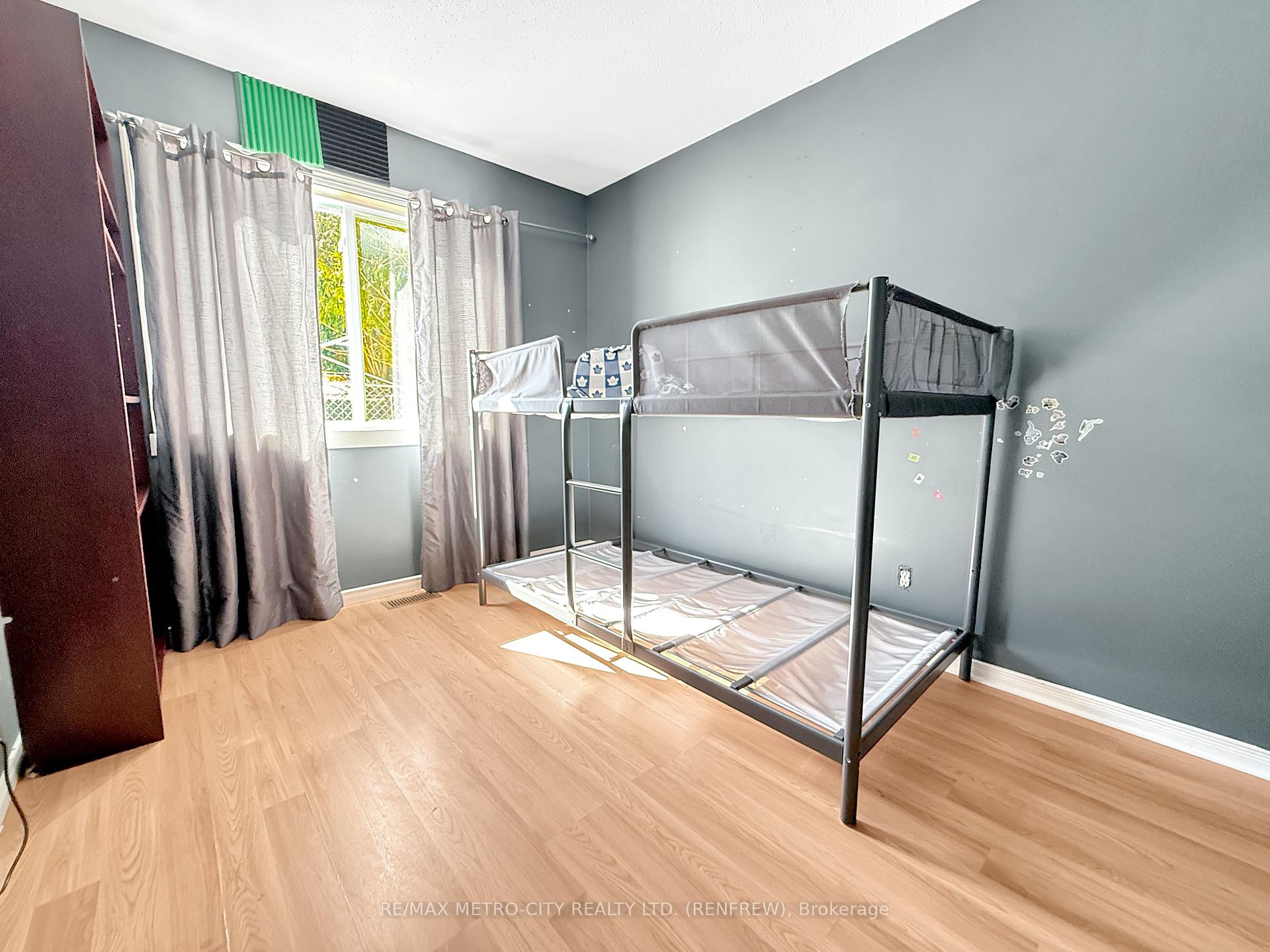 Photo 15 of 71 Stable Way, Ottawa, Kanata - Bridlewood — HOMEH