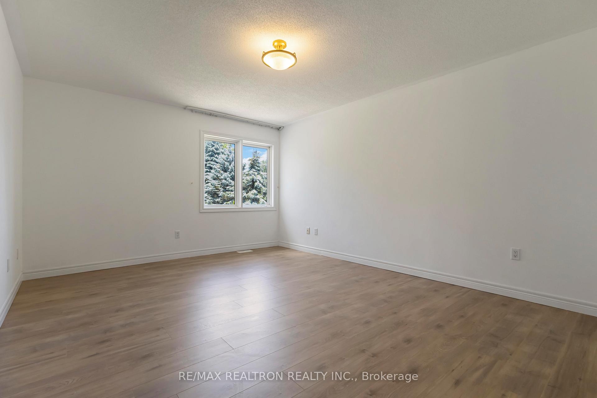 Photo 25 of 38 Forester Crescent, Markham, Cachet — HOMEH