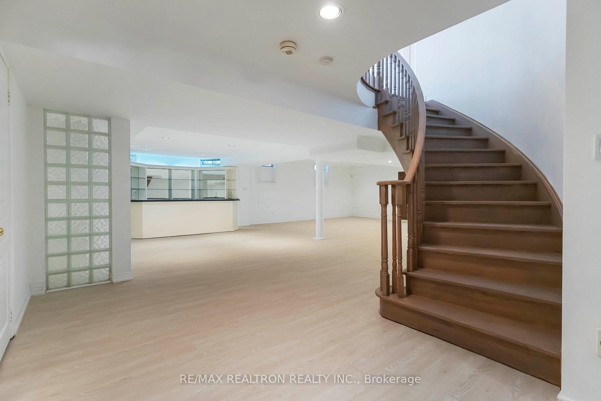 Photo 30 of 38 Forester Crescent, Markham, Cachet — HOMEH