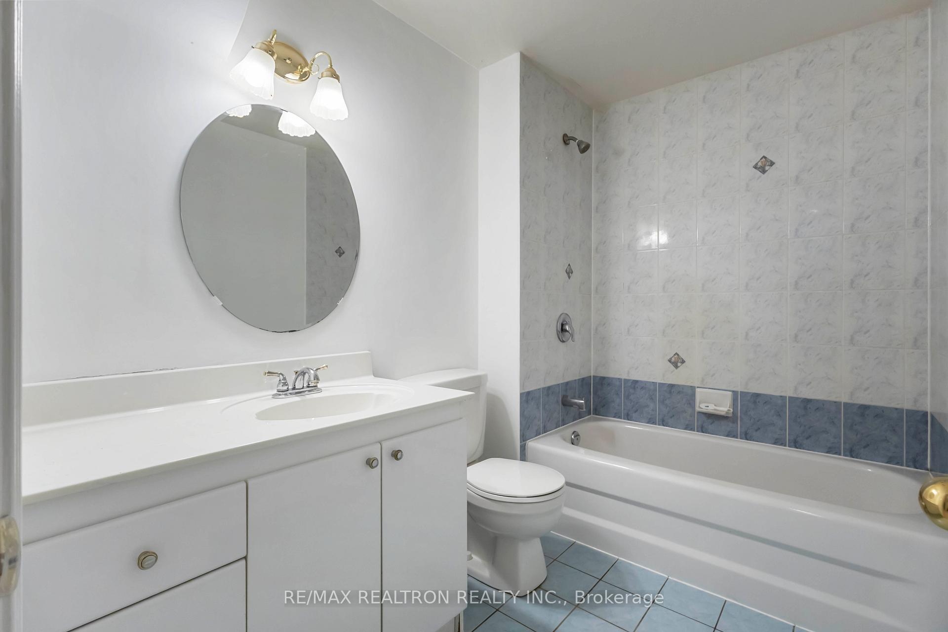 Photo 31 of 38 Forester Crescent, Markham, Cachet — HOMEH