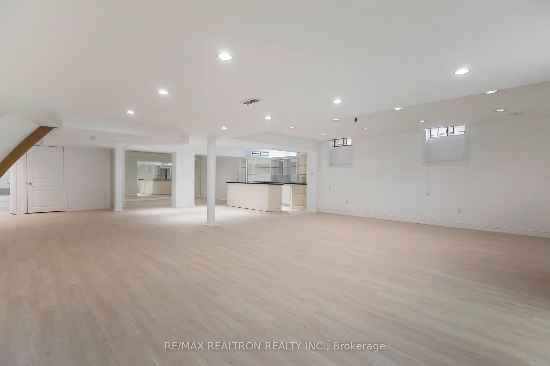 Photo 32 of 38 Forester Crescent, Markham, Cachet — HOMEH