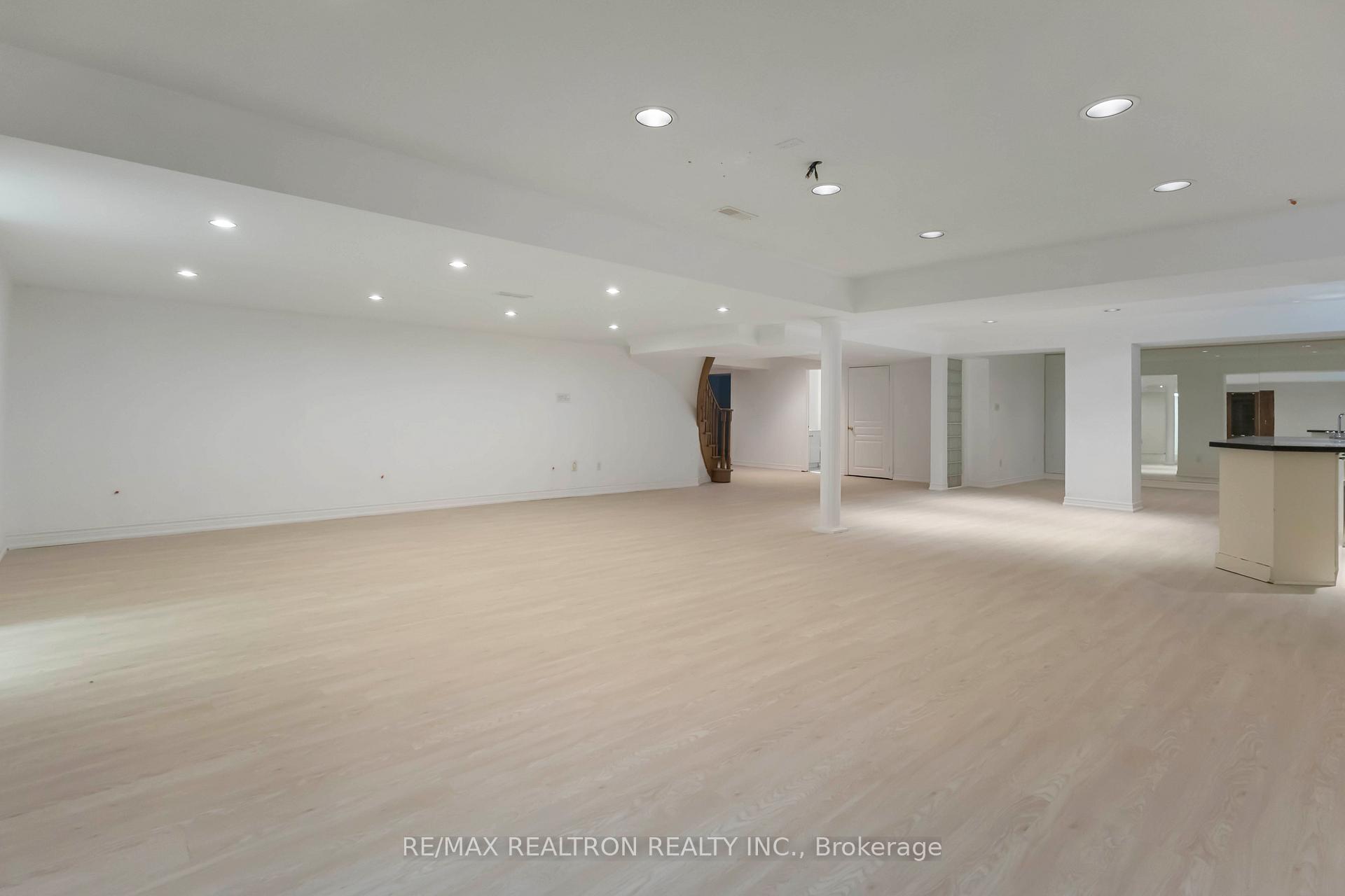 Photo 33 of 38 Forester Crescent, Markham, Cachet — HOMEH