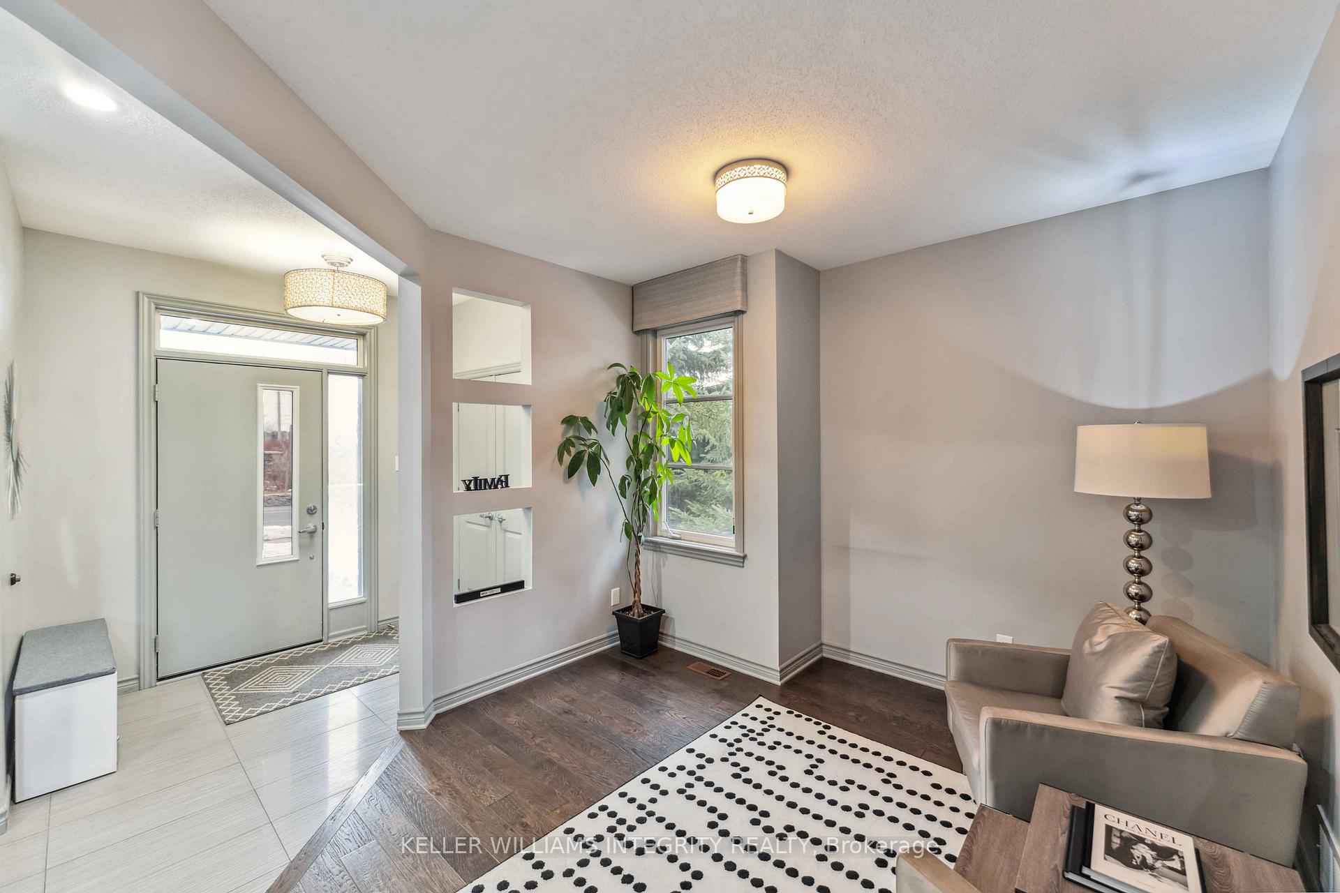 Photo 4 of 100 Westphalian Avenue, Ottawa, Kanata - Emerald Meadows/Trailwest — HOMEH