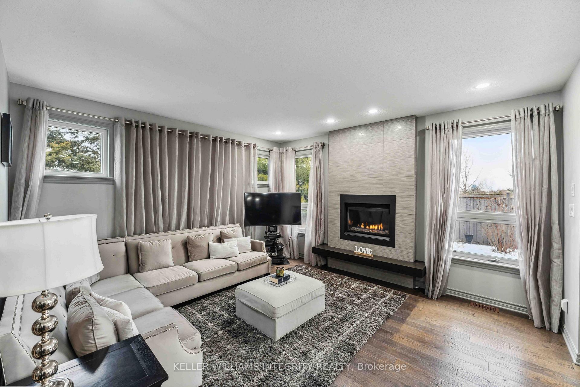 Photo 8 of 100 Westphalian Avenue, Ottawa, Kanata - Emerald Meadows/Trailwest — HOMEH