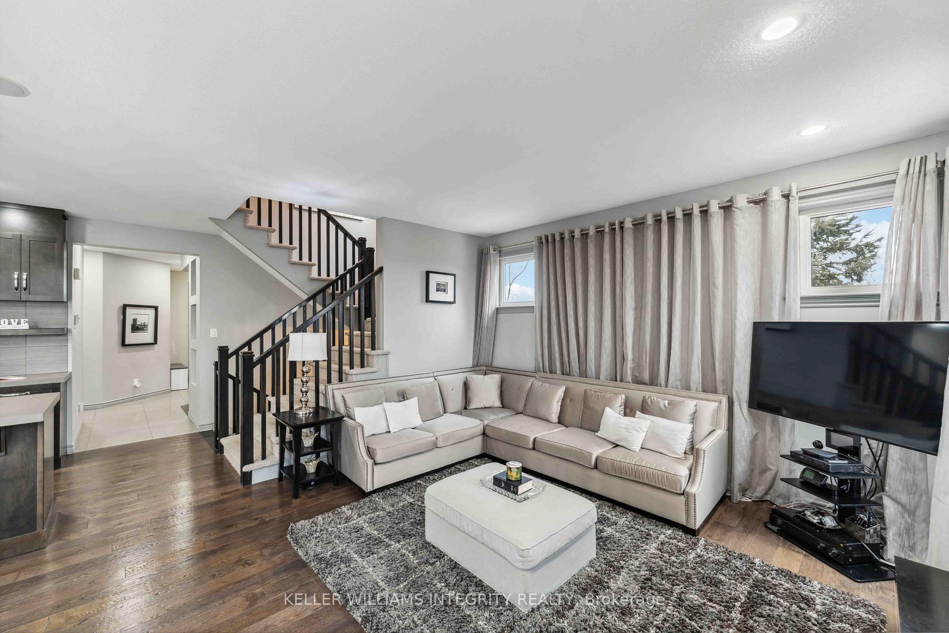 Photo 9 of 100 Westphalian Avenue, Ottawa, Kanata - Emerald Meadows/Trailwest — HOMEH