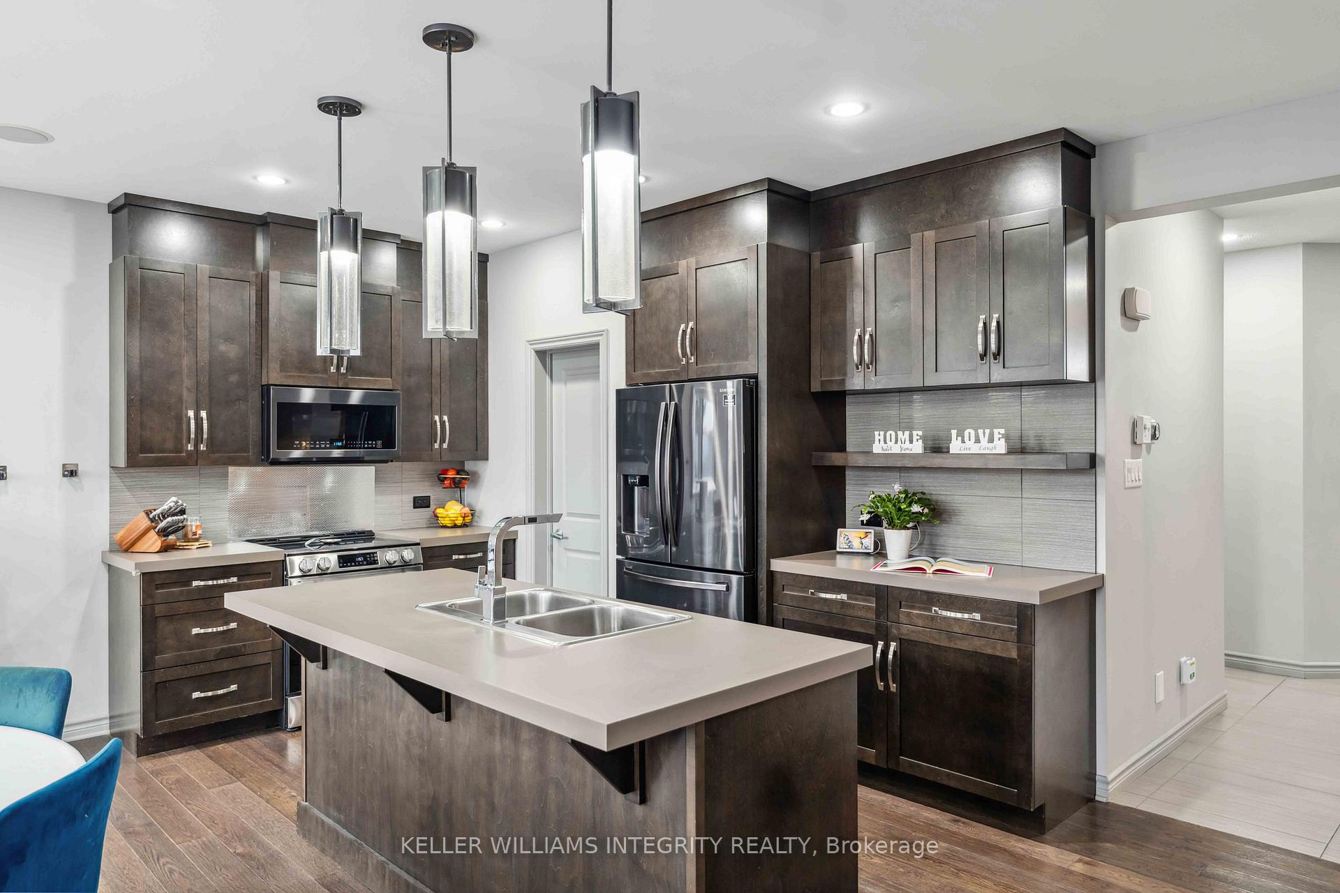 Photo 13 of 100 Westphalian Avenue, Ottawa, Kanata - Emerald Meadows/Trailwest — HOMEH