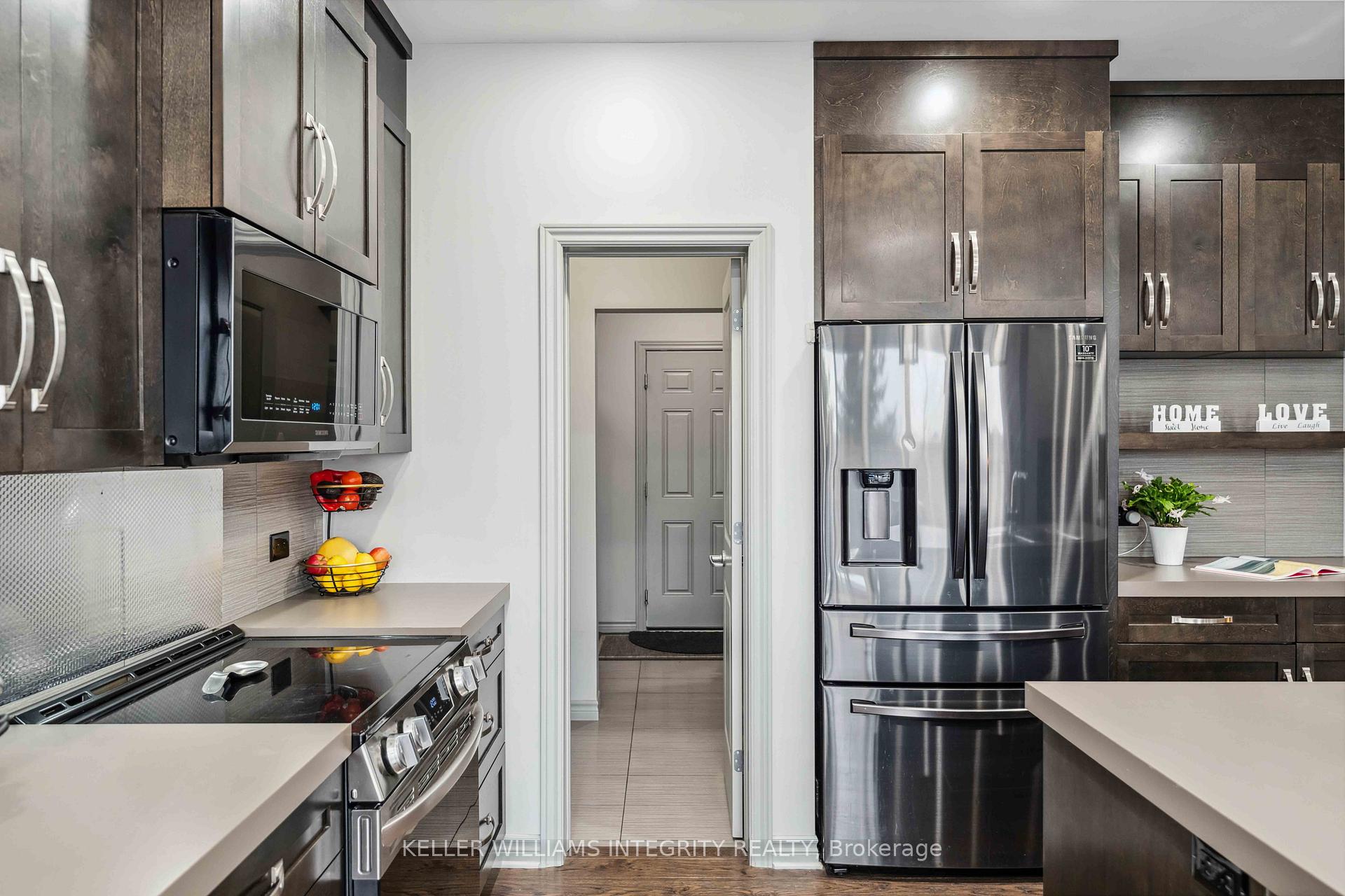 Photo 14 of 100 Westphalian Avenue, Ottawa, Kanata - Emerald Meadows/Trailwest — HOMEH