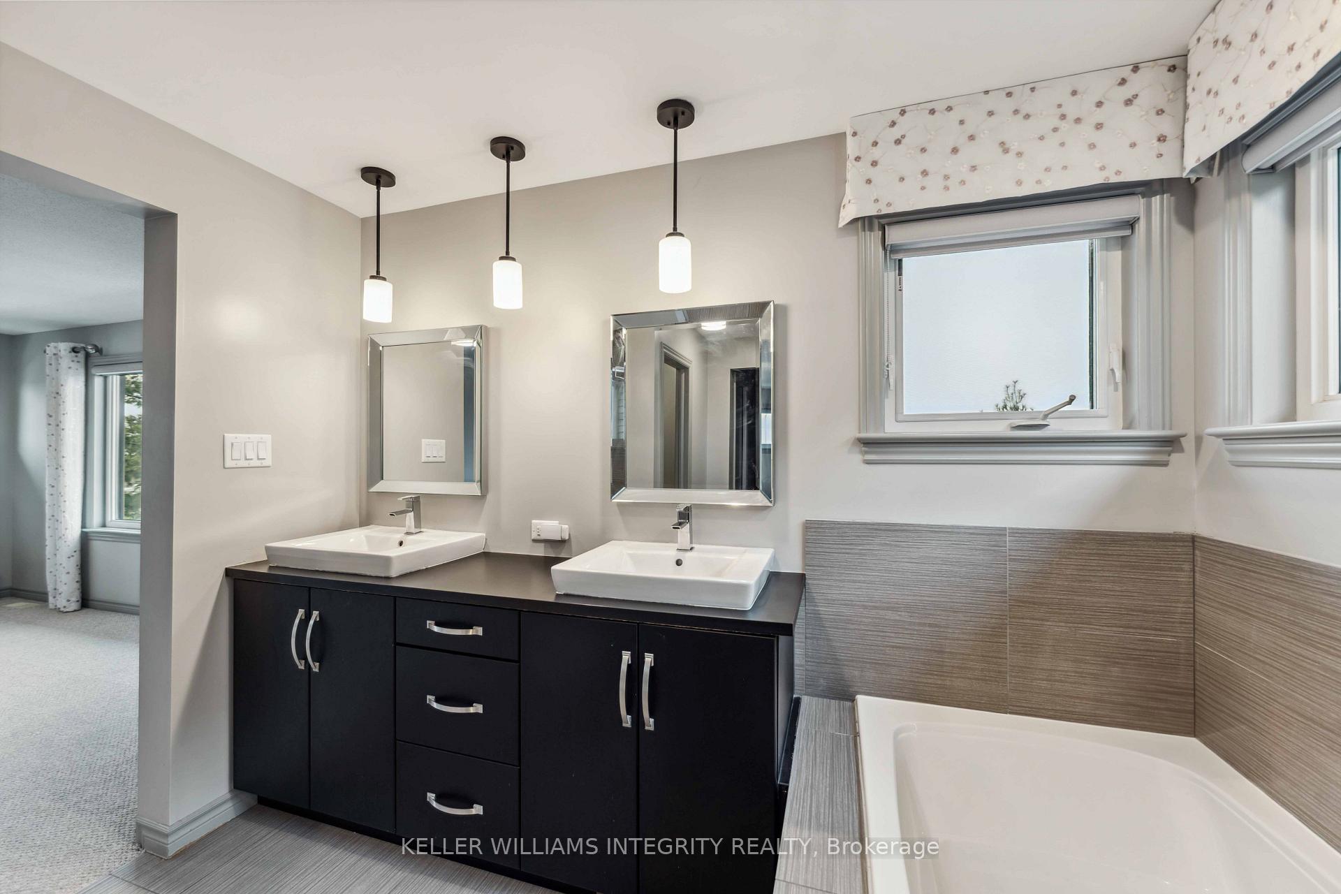 Photo 20 of 100 Westphalian Avenue, Ottawa, Kanata - Emerald Meadows/Trailwest — HOMEH