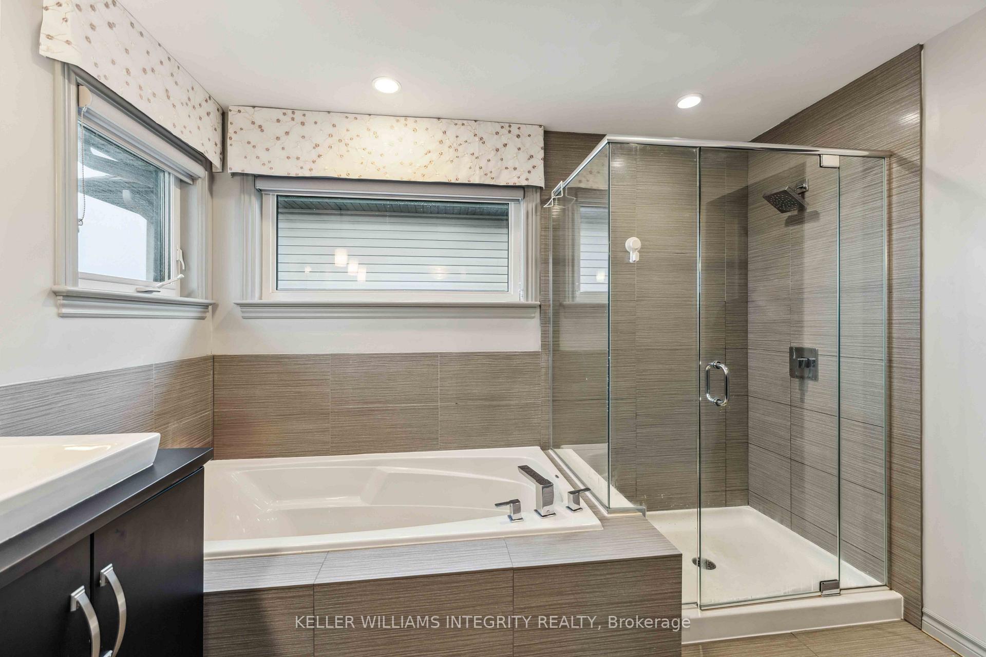 Photo 21 of 100 Westphalian Avenue, Ottawa, Kanata - Emerald Meadows/Trailwest — HOMEH