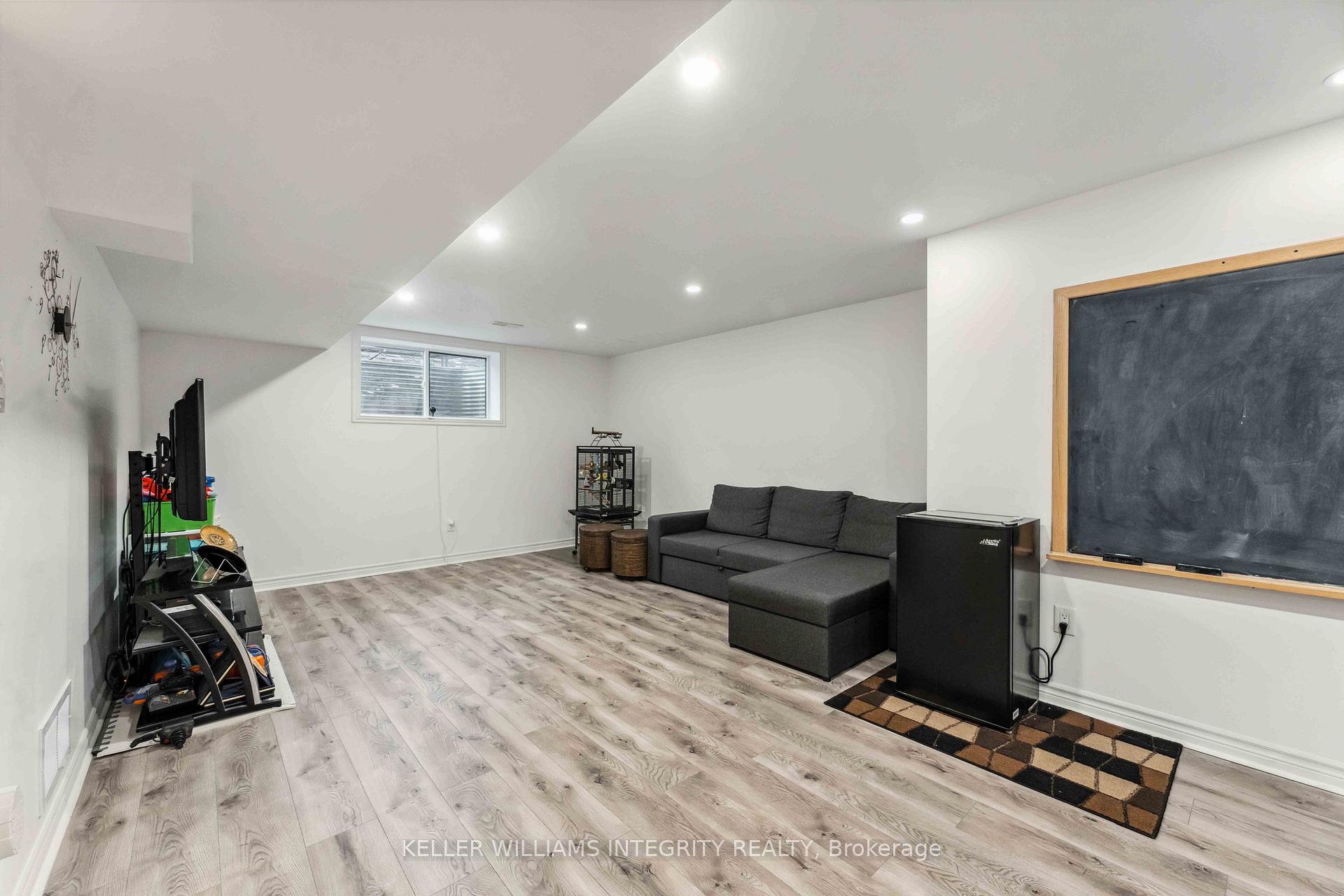 Photo 29 of 100 Westphalian Avenue, Ottawa, Kanata - Emerald Meadows/Trailwest — HOMEH