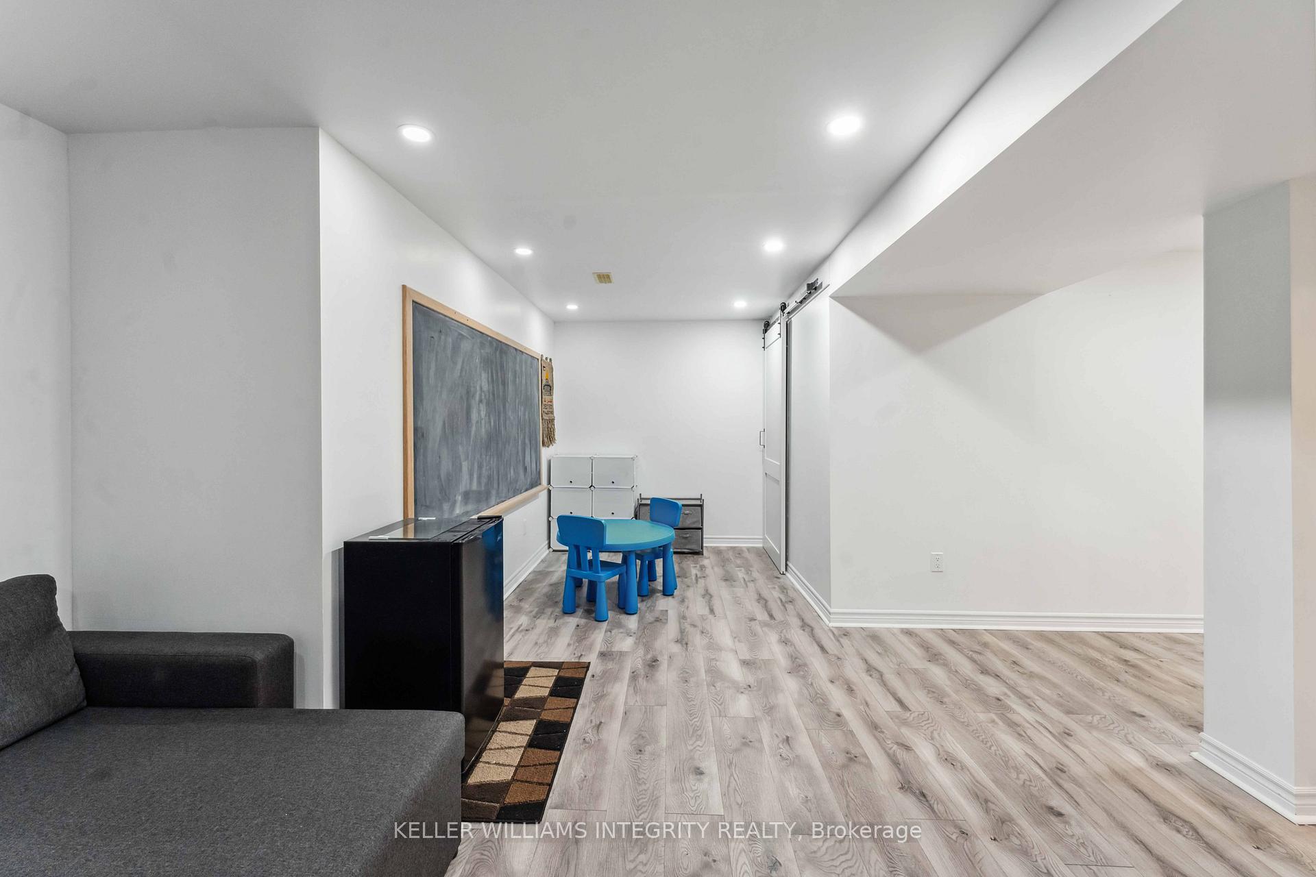 Photo 30 of 100 Westphalian Avenue, Ottawa, Kanata - Emerald Meadows/Trailwest — HOMEH