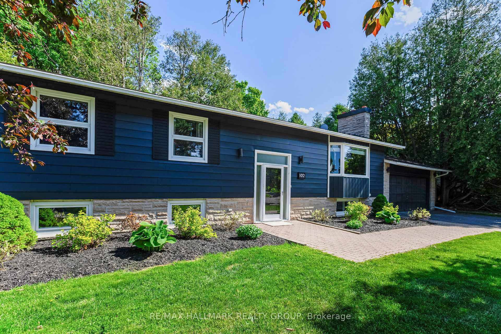Photo 2 of 102 Coburn Avenue, Ottawa, Kanata - Glencairn/Hazeldean — HOMEH