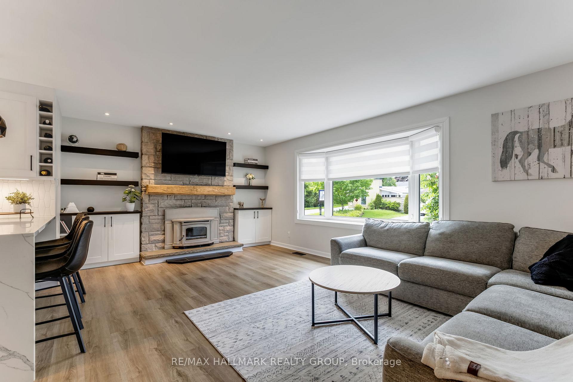 Photo 7 of 102 Coburn Avenue, Ottawa, Kanata - Glencairn/Hazeldean — HOMEH