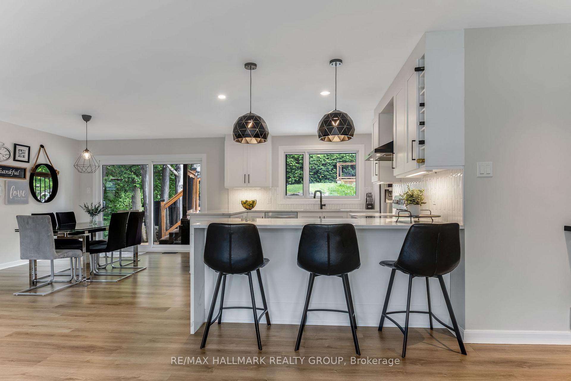 Photo 11 of 102 Coburn Avenue, Ottawa, Kanata - Glencairn/Hazeldean — HOMEH