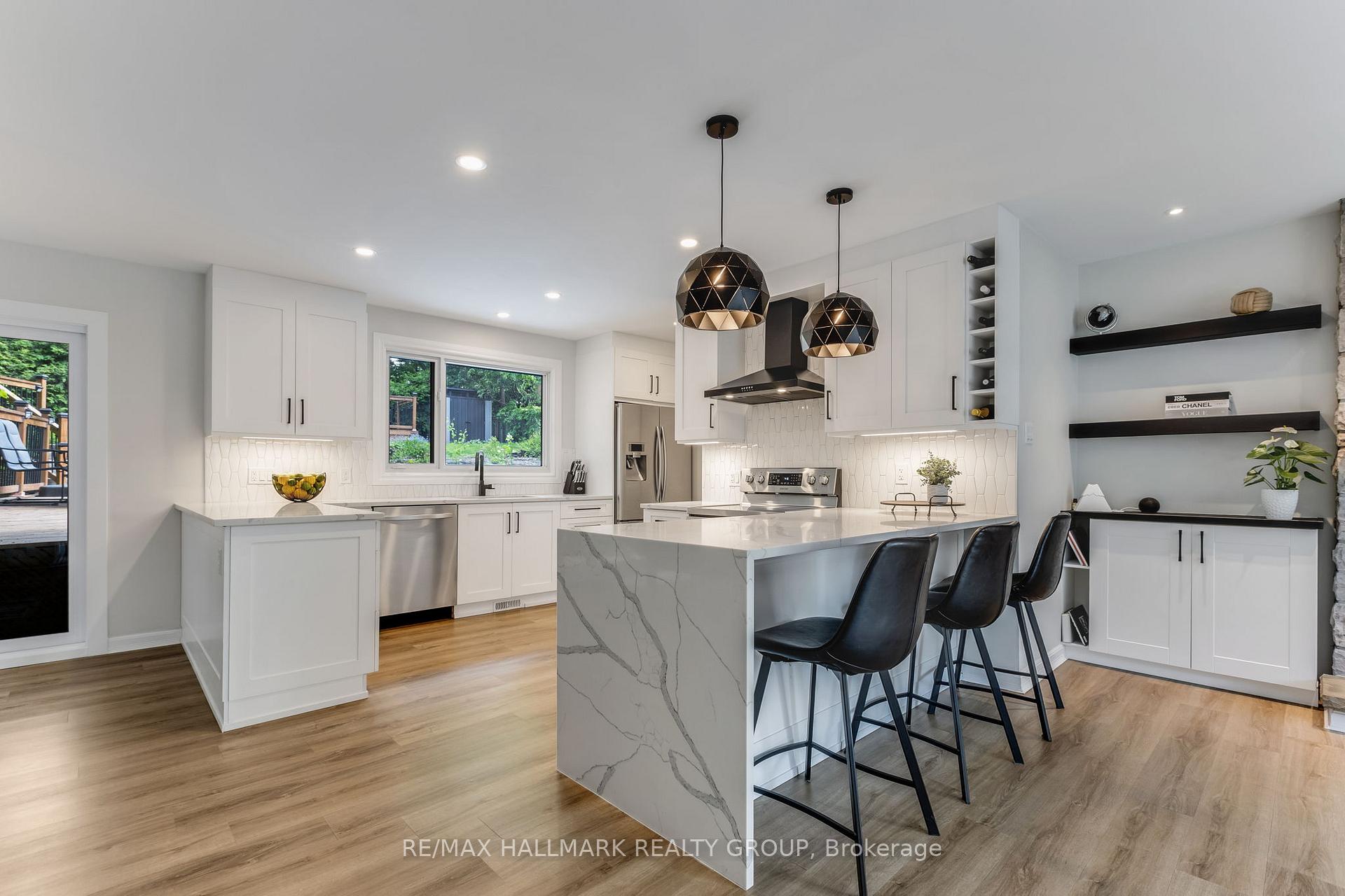 Photo 12 of 102 Coburn Avenue, Ottawa, Kanata - Glencairn/Hazeldean — HOMEH