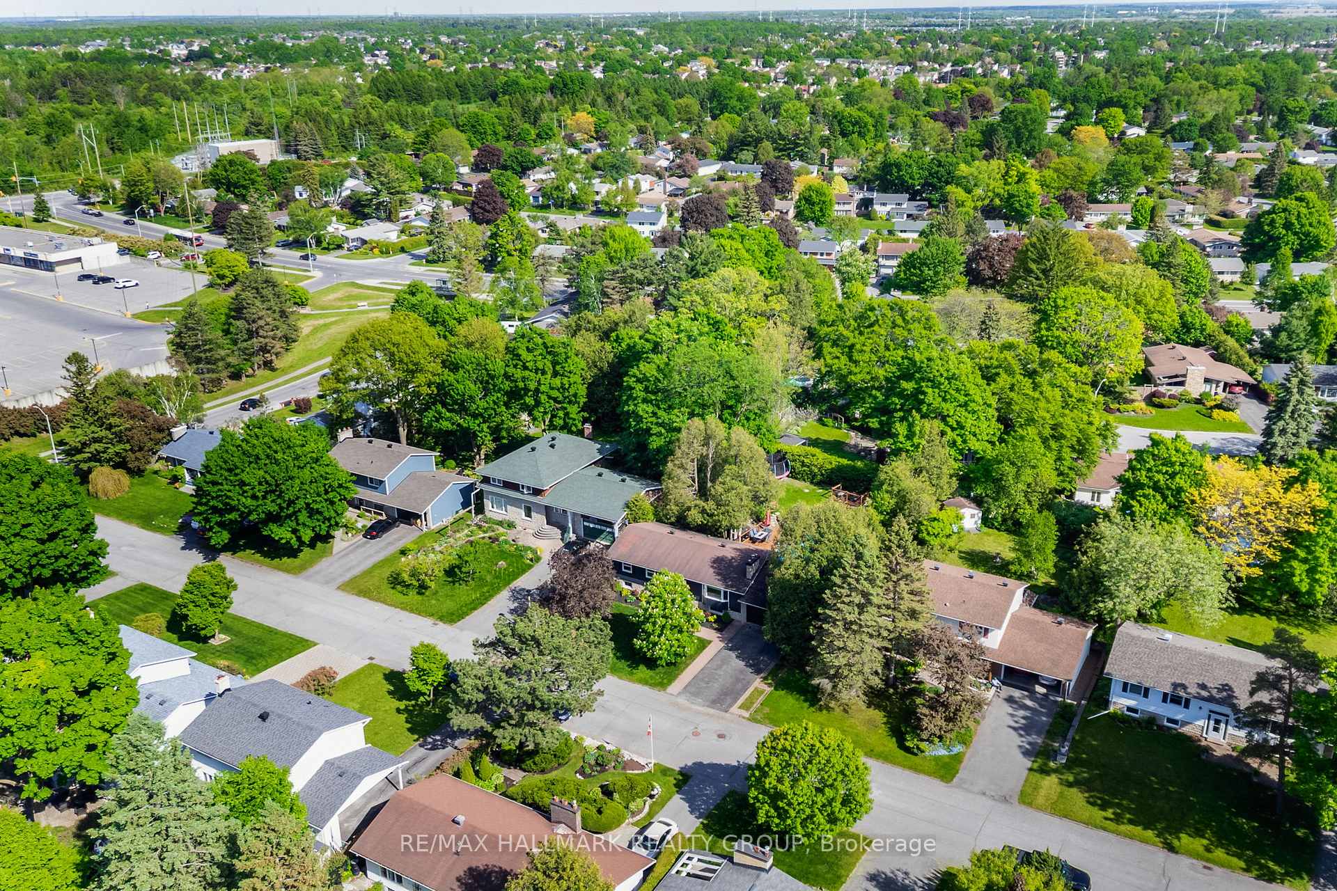 Photo 46 of 102 Coburn Avenue, Ottawa, Kanata - Glencairn/Hazeldean — HOMEH