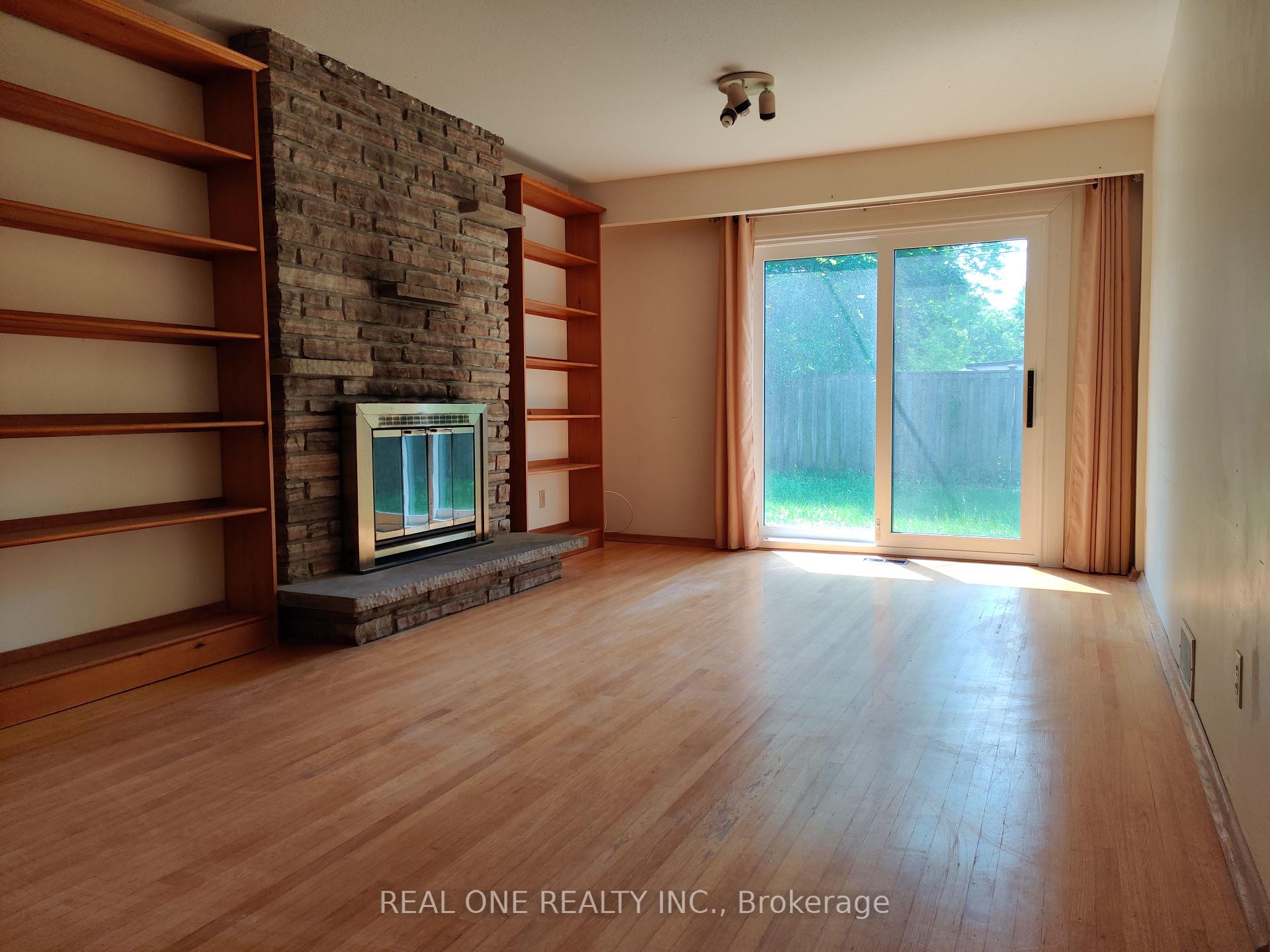 Photo 4 of Unit Back unit, 93 Southdale Drive, Markham, Bullock — HOMEH