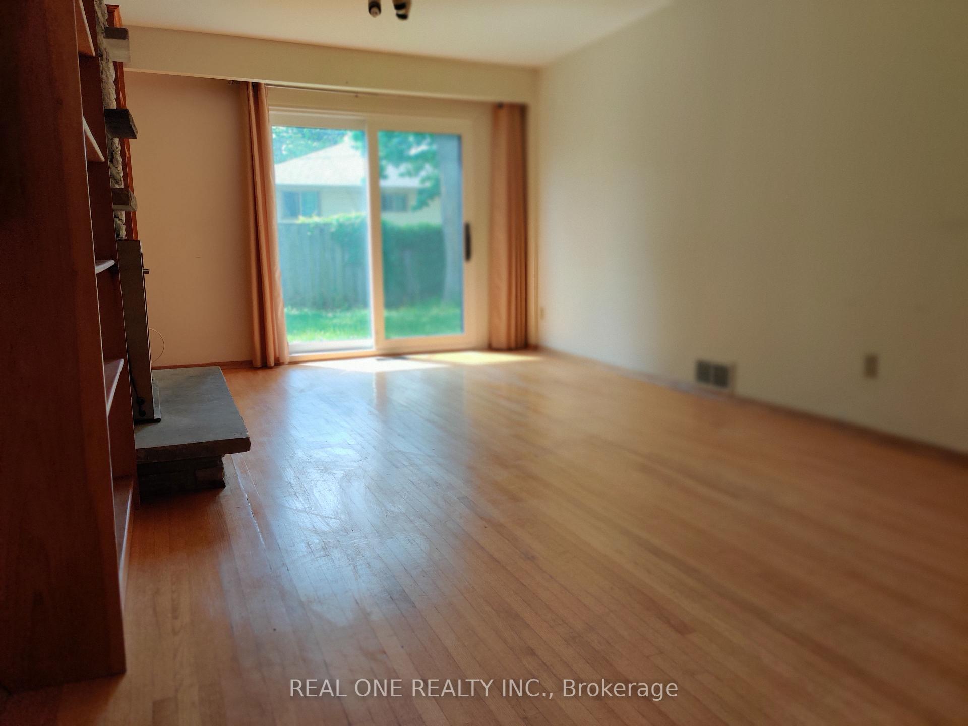 Photo 6 of Unit Back unit, 93 Southdale Drive, Markham, Bullock — HOMEH