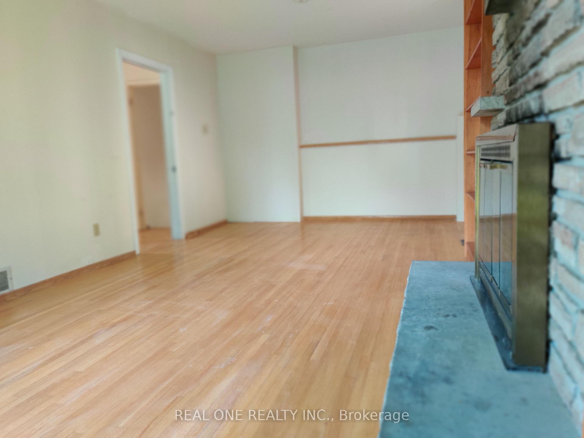 Photo 9 of Unit Back unit, 93 Southdale Drive, Markham, Bullock — HOMEH