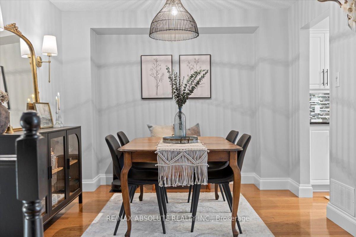 Photo 12 of 21 Cedarock Drive, Ottawa, Kanata - Bridlewood — HOMEH