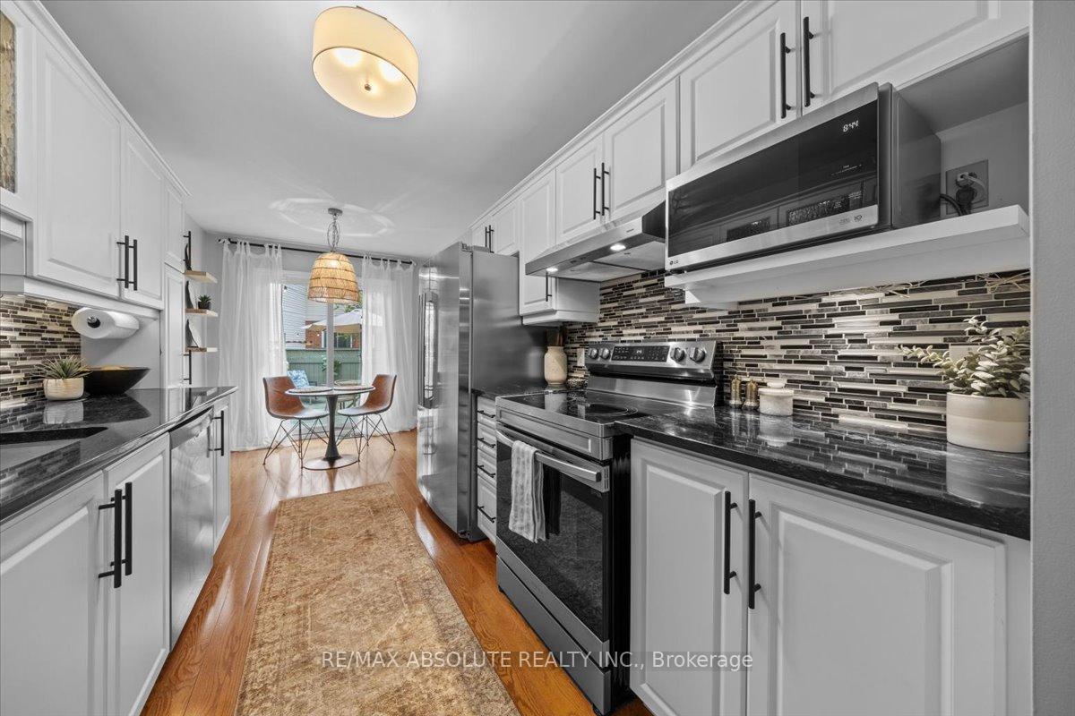 Photo 17 of 21 Cedarock Drive, Ottawa, Kanata - Bridlewood — HOMEH