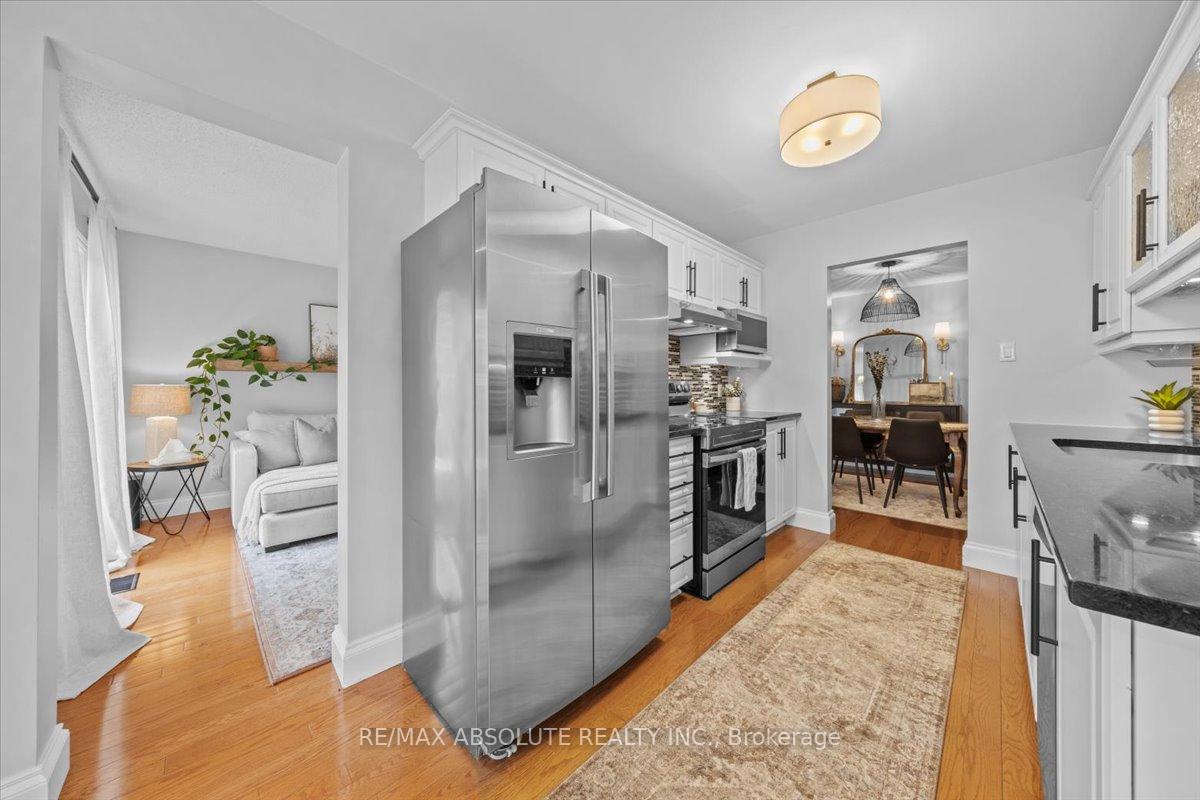 Photo 20 of 21 Cedarock Drive, Ottawa, Kanata - Bridlewood — HOMEH