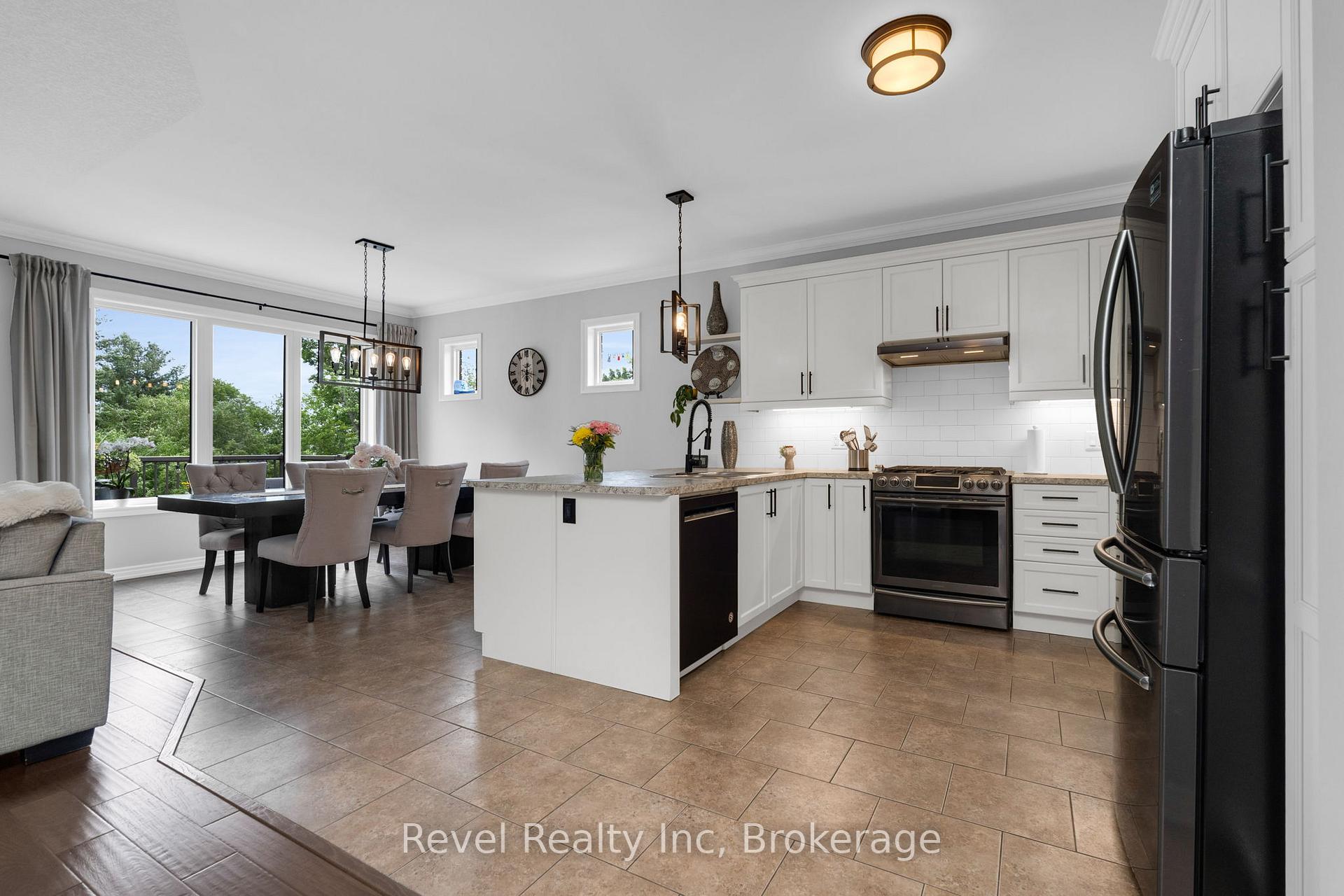 Photo 7 of 413 Russ Howard Drive, Midland — HOMEH