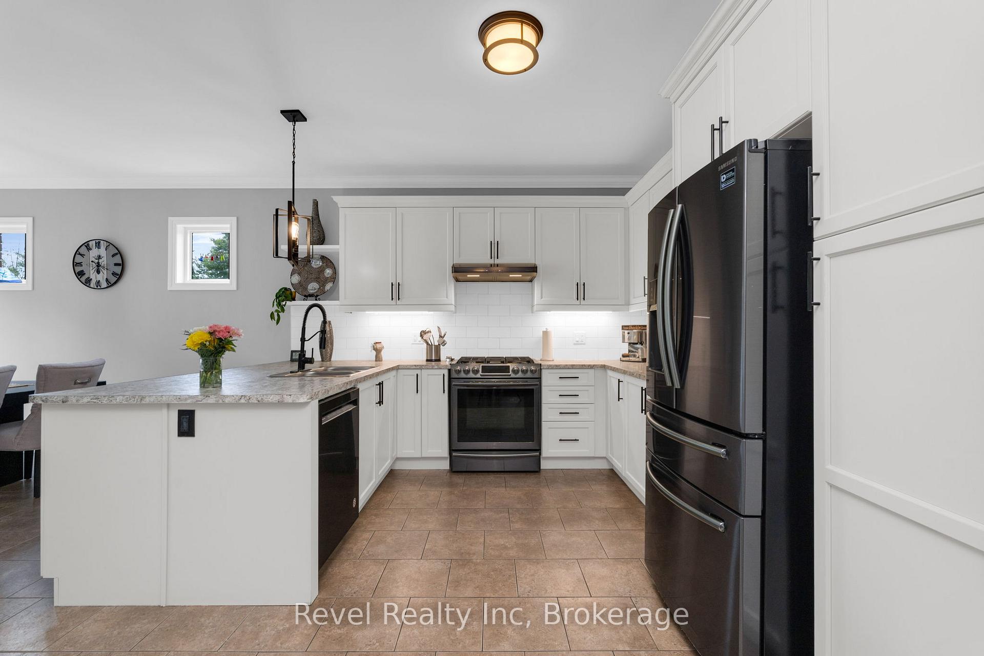 Photo 8 of 413 Russ Howard Drive, Midland — HOMEH