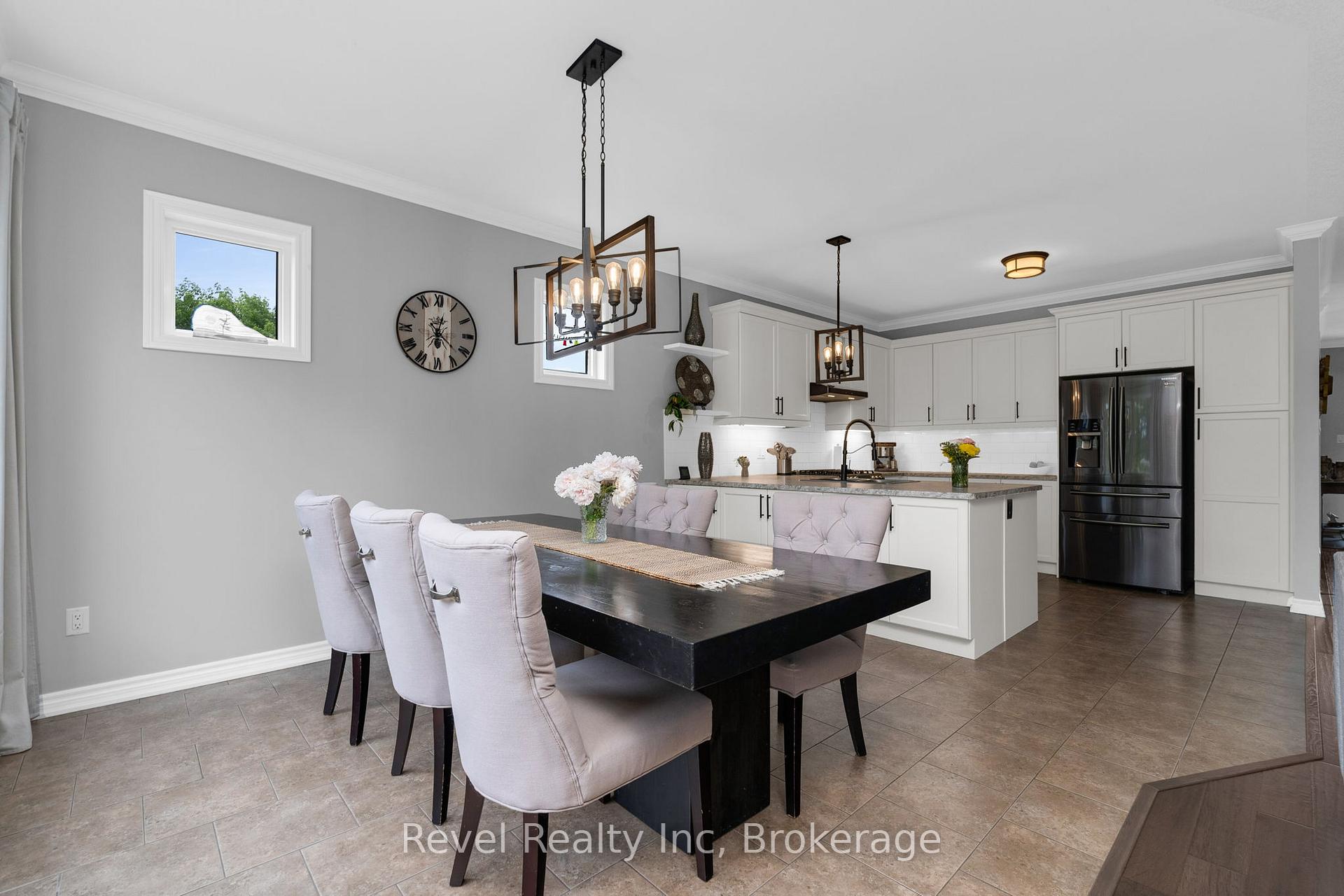 Photo 11 of 413 Russ Howard Drive, Midland — HOMEH