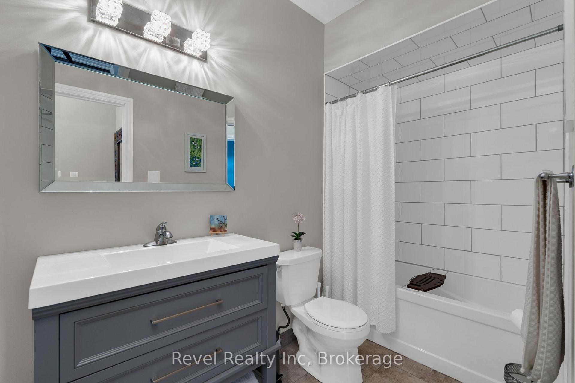 Photo 17 of 413 Russ Howard Drive, Midland — HOMEH