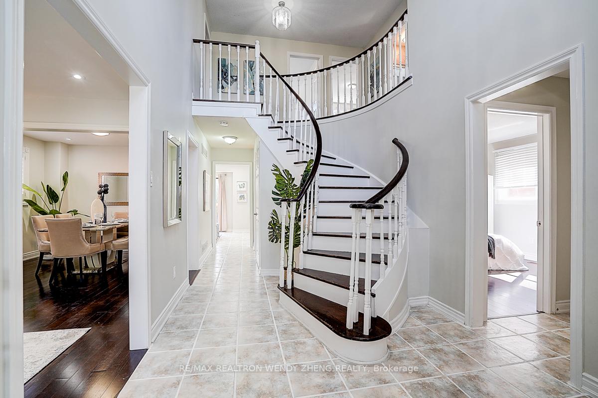 Photo 5 of 31 Durant Crescent, Markham, Middlefield — HOMEH