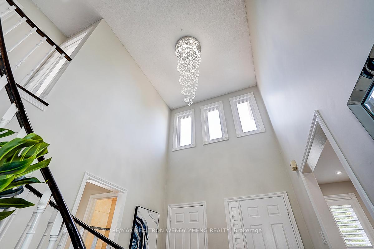 Photo 6 of 31 Durant Crescent, Markham, Middlefield — HOMEH