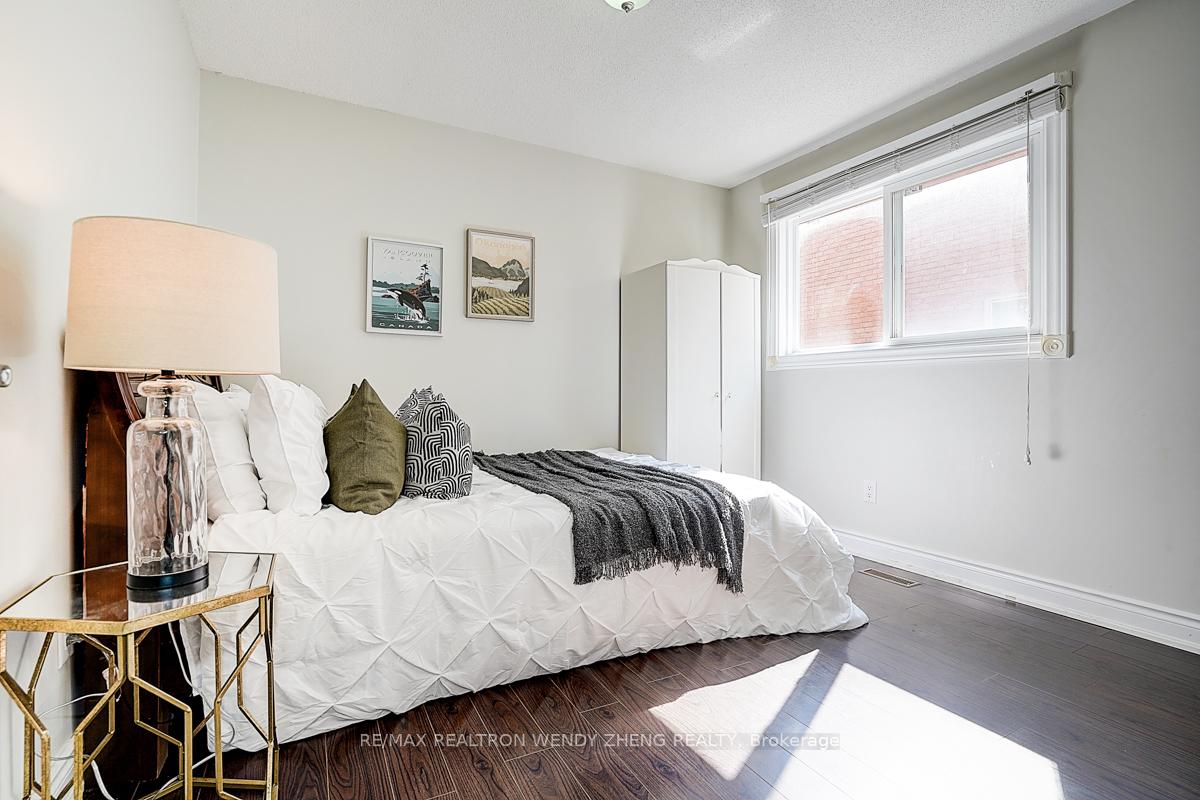 Photo 22 of 31 Durant Crescent, Markham, Middlefield — HOMEH