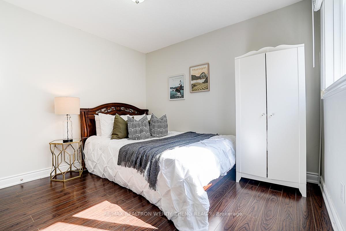 Photo 23 of 31 Durant Crescent, Markham, Middlefield — HOMEH