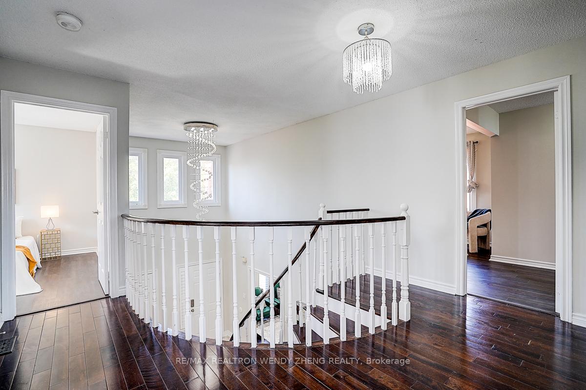 Photo 26 of 31 Durant Crescent, Markham, Middlefield — HOMEH