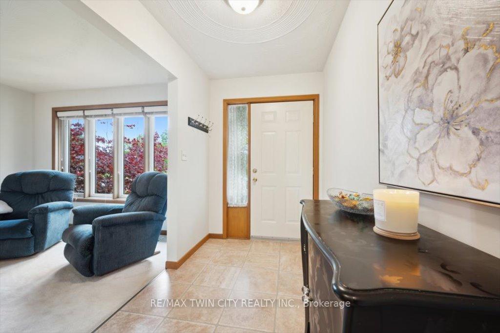 Photo 10 of 2 Cora Drive, Kitchener — HOMEH