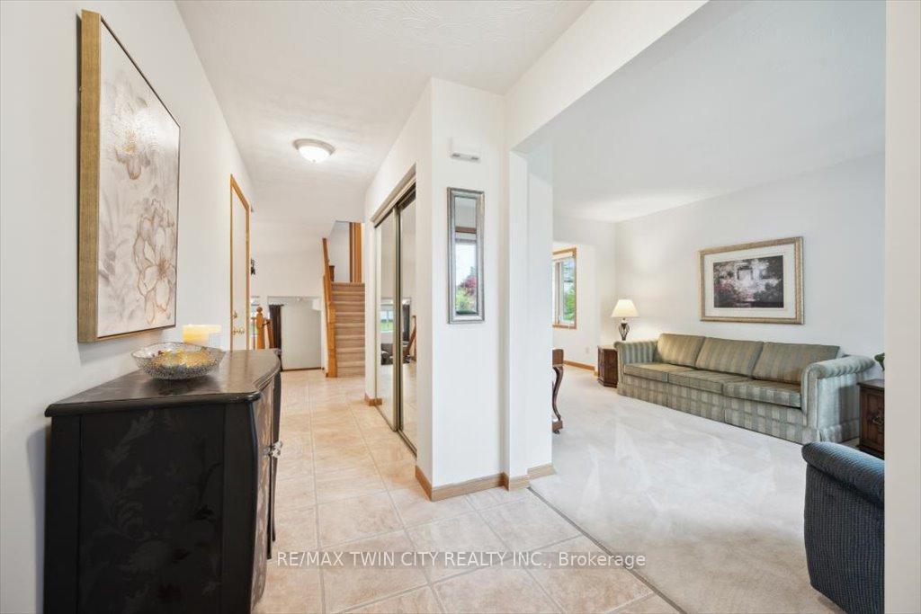 Photo 11 of 2 Cora Drive, Kitchener — HOMEH