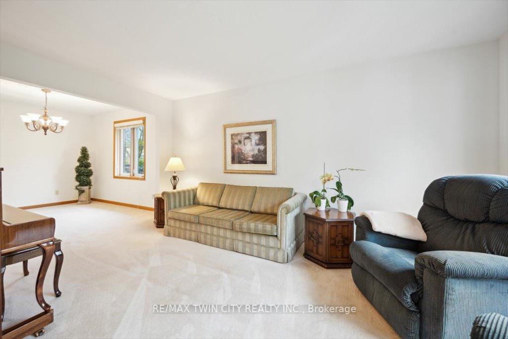 Photo 12 of 2 Cora Drive, Kitchener — HOMEH
