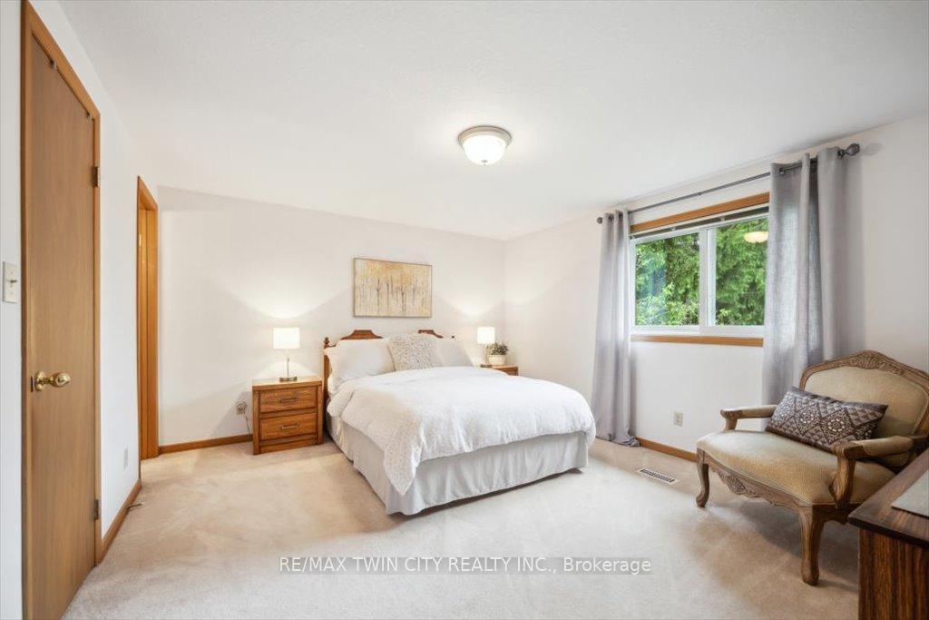 Photo 20 of 2 Cora Drive, Kitchener — HOMEH