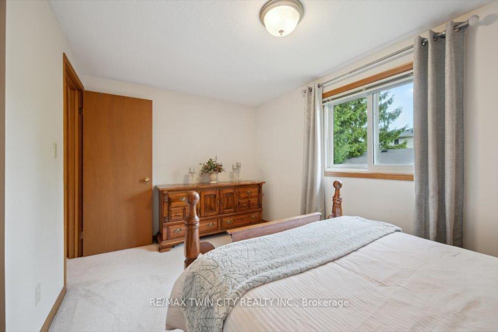 Photo 25 of 2 Cora Drive, Kitchener — HOMEH