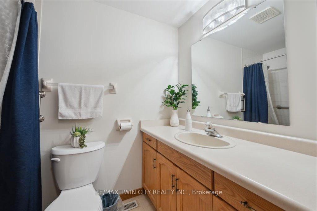 Photo 28 of 2 Cora Drive, Kitchener — HOMEH