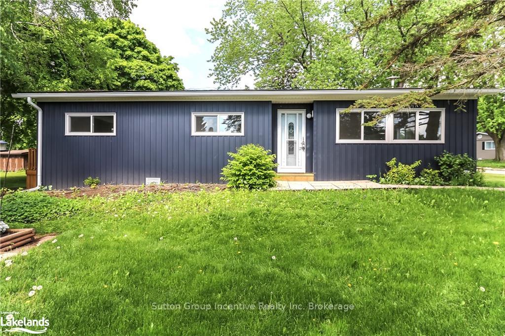 Photo 1 of 46 Hawthorne Drive, Innisfil, Rural Innisfil — HOMEH