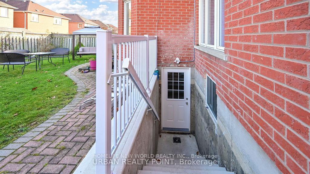 Photo 8 of Unit Bsmt, 43 Fonda Road, Markham, Middlefield — HOMEH