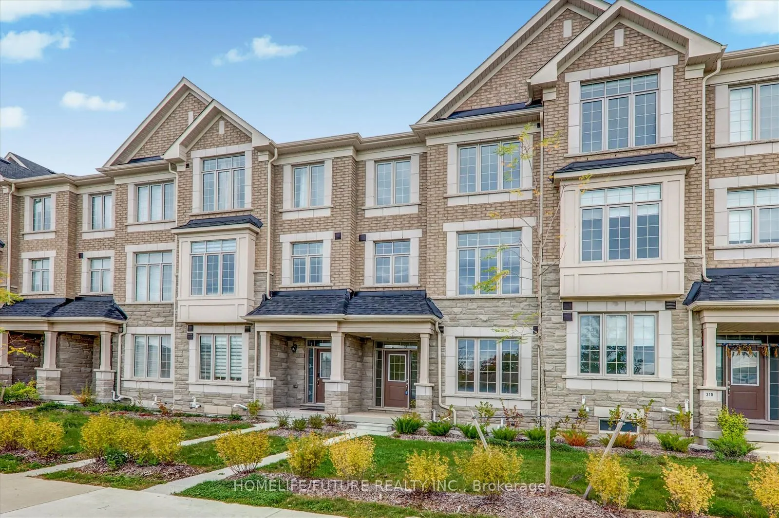 Photo 3 of 317 Kirkham Drive, Markham, Cedarwood — HOMEH