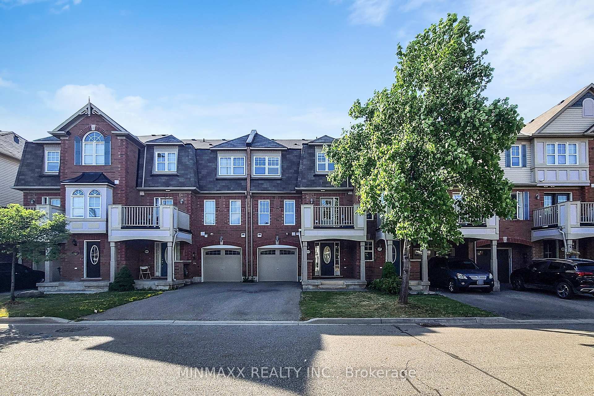 Photo 1 of 449 Dalhousie Gate, Milton, Willmott — HOMEH