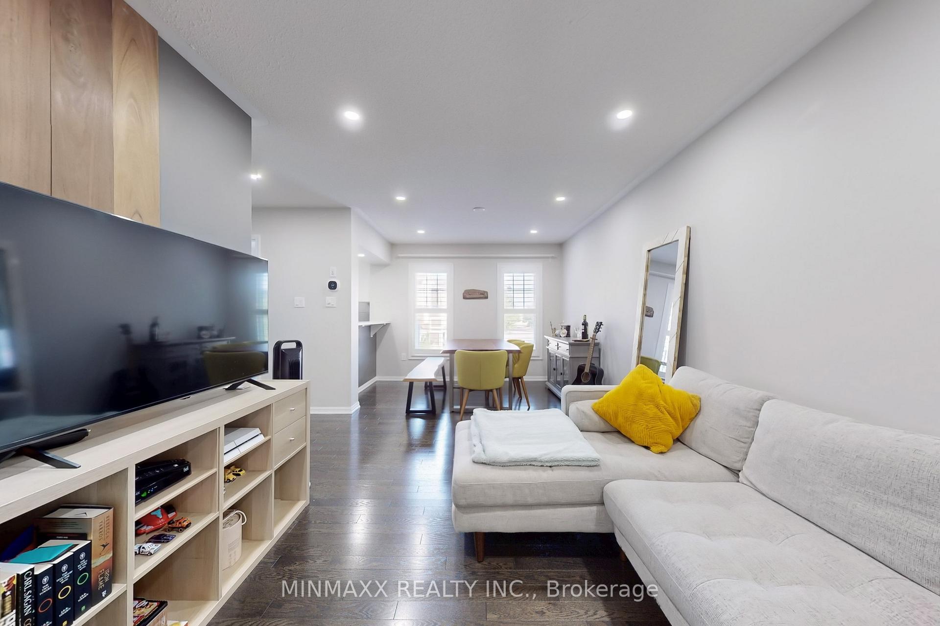 Photo 7 of 449 Dalhousie Gate, Milton, Willmott — HOMEH